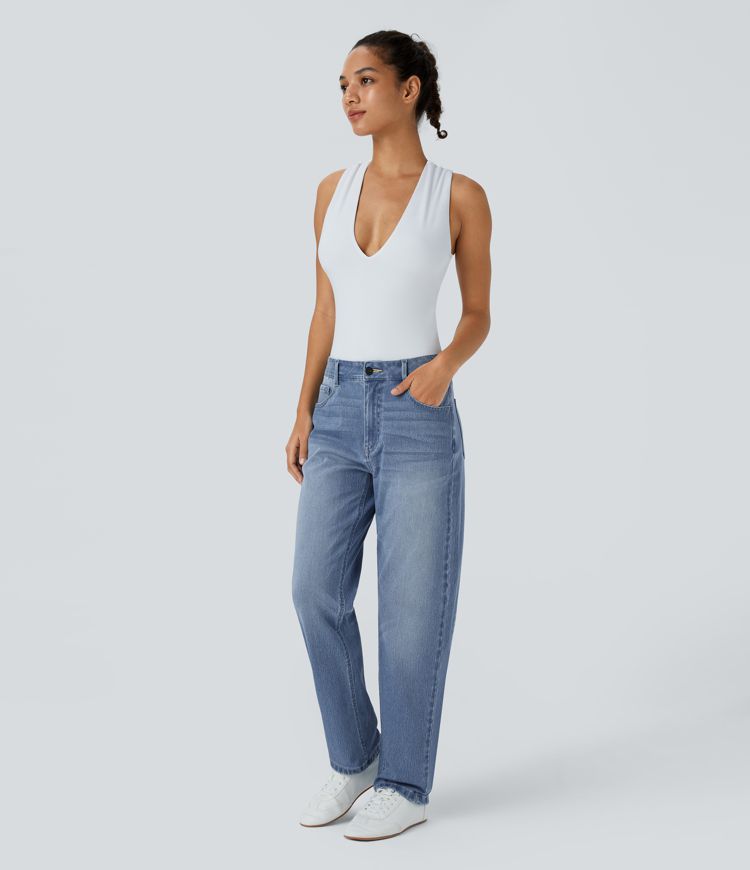 Straight-Leg High-Waisted Jeans | Light Wash Denim | Timeless Casual Style