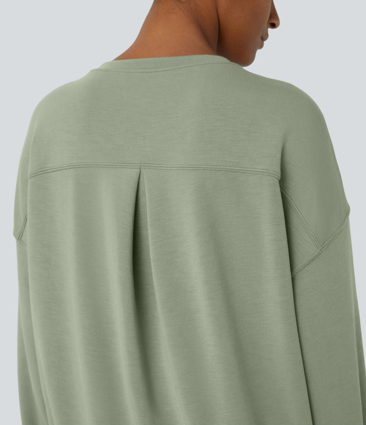 Classic Crewneck Sweatshirt | Cotton-Blend | Relaxed and Versatile