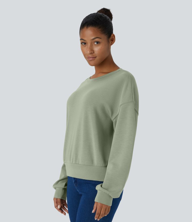 Classic Crewneck Sweatshirt | Cotton-Blend | Relaxed and Versatile