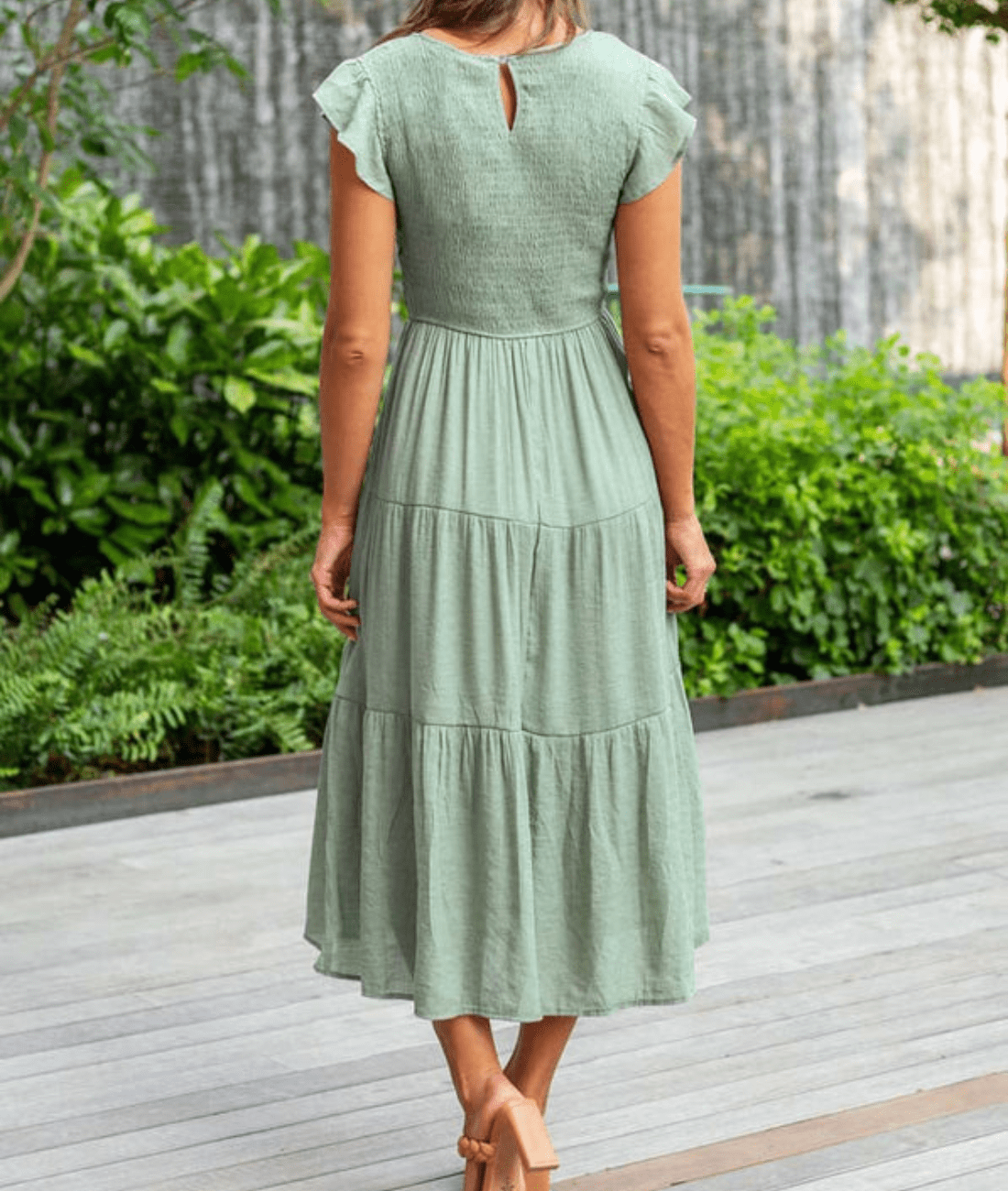 Aphira – Short Sleeve Gathered Midi Dress