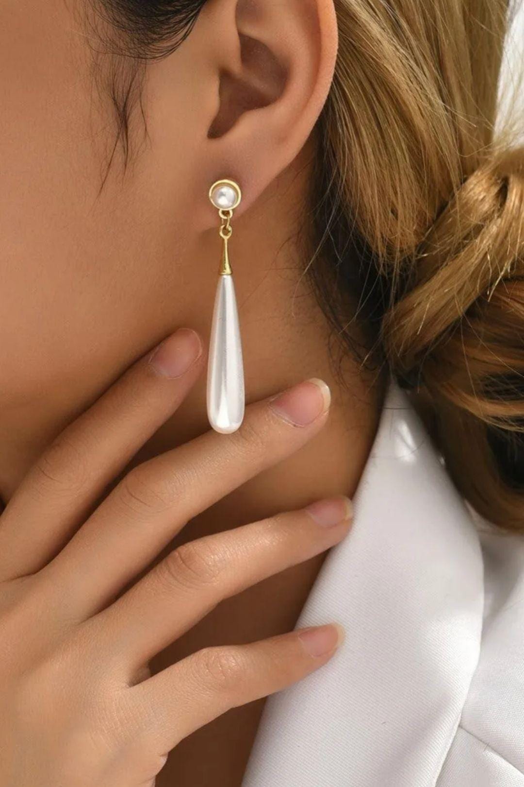 Arhel – Gold Teardrop Faux Pearl Earrings