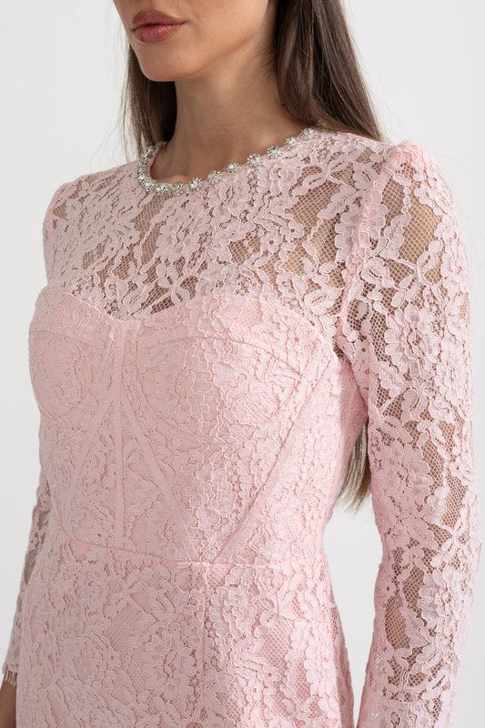 Dora - Elegant Lace Maxi Dress in Soft Pink