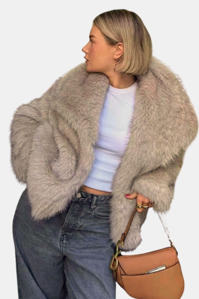 Cordelia – Faux Fur Large Lapel Short Fluffy Coat