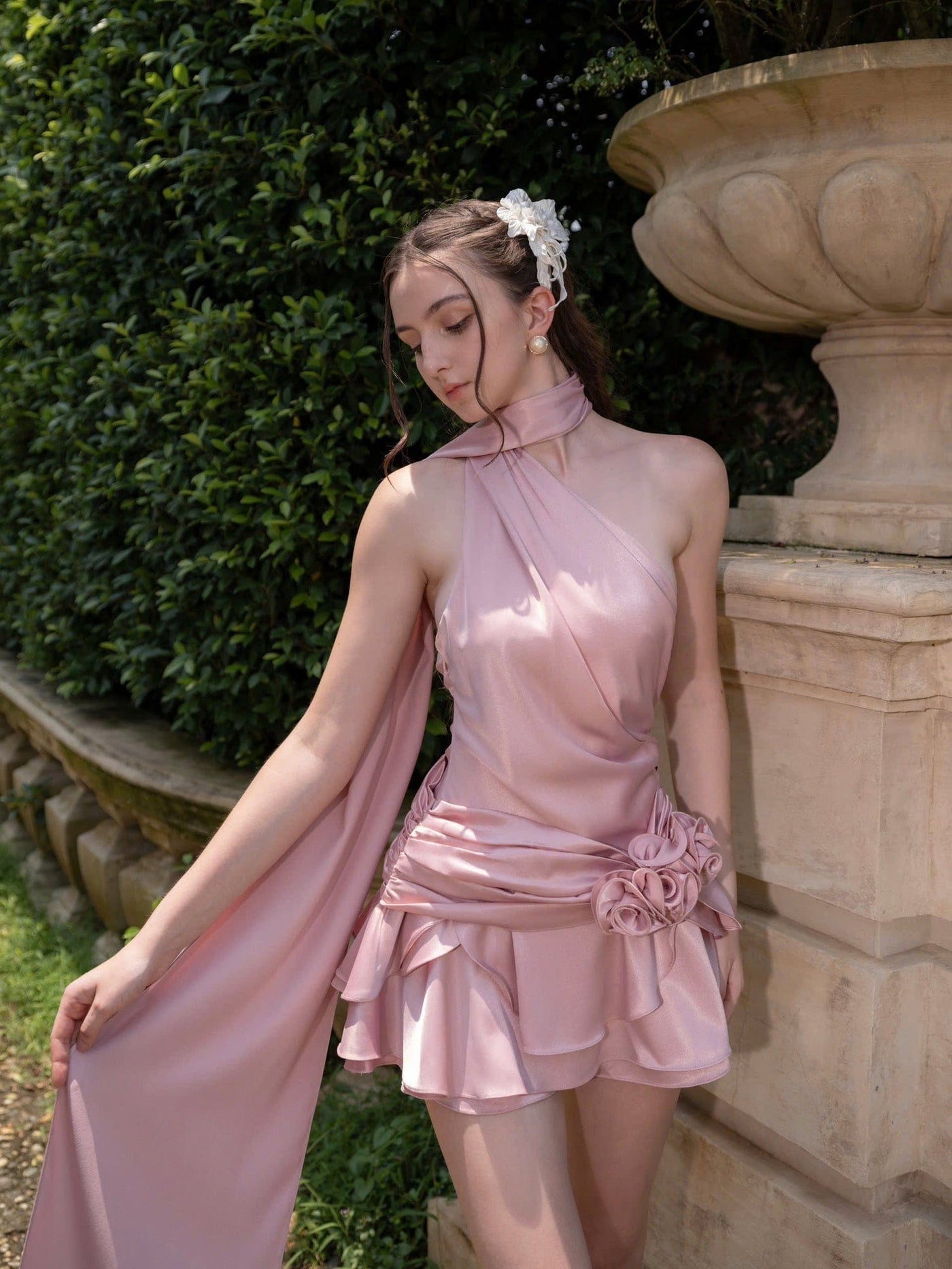 Curced – Elegant Halter Mini Dress