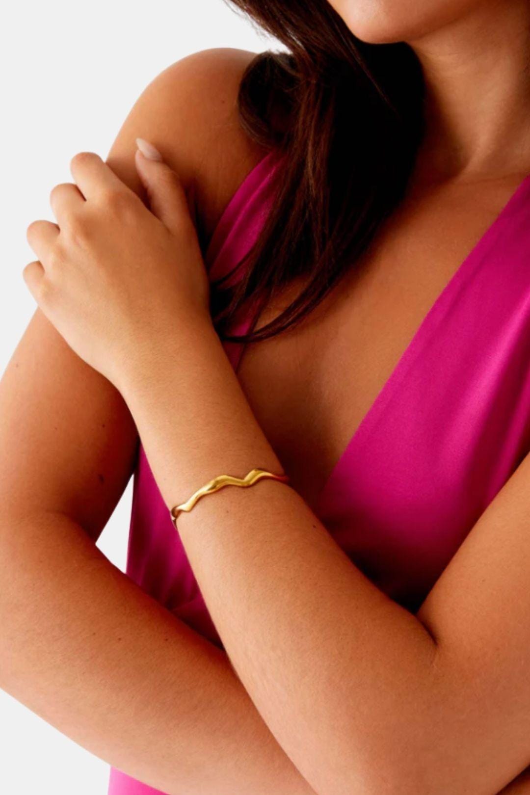 Ethel – Gold Cuff Bangle