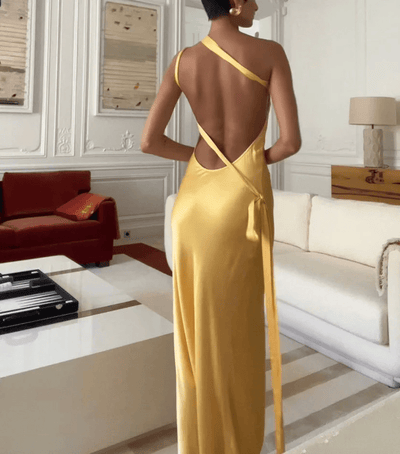 Fiora – Off-Shoulder Maxi Dress in Soft Champagne