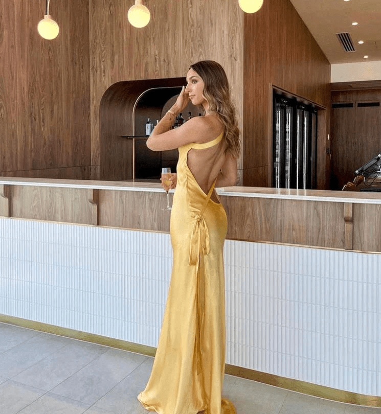 Fiora – Off-Shoulder Maxi Dress in Soft Champagne