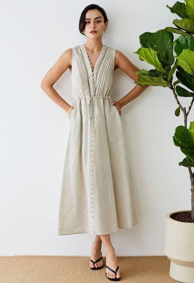 Giuliana – Sleeveless V-Neck Maxi Dress in Beige