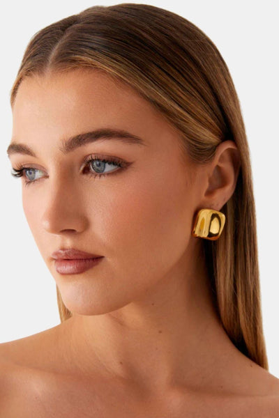 Inara – Gold Square Stud Earrings