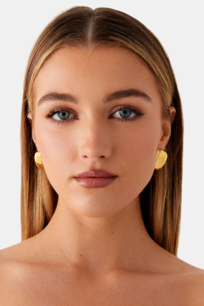 Inara – Gold Square Stud Earrings
