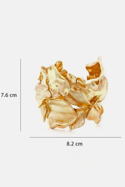 Jullana – Gold Textured Flower Bracelet