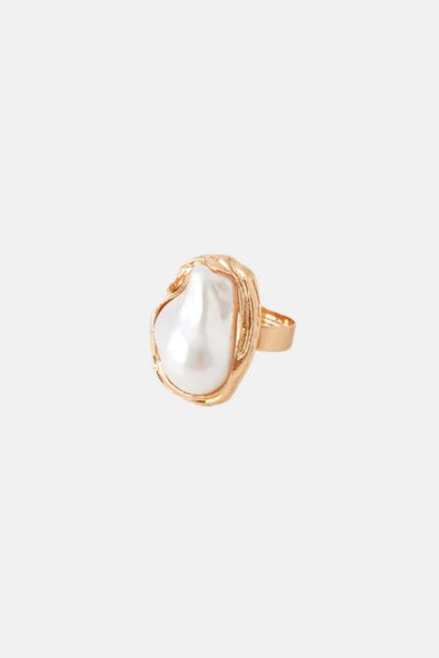 Lana – Gold Oval Pearl Statement Ring
