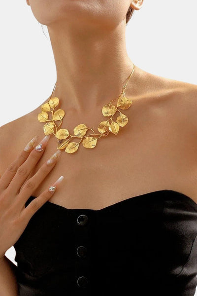 Layla – Gold Textured Ginkgo Leaf Necklace