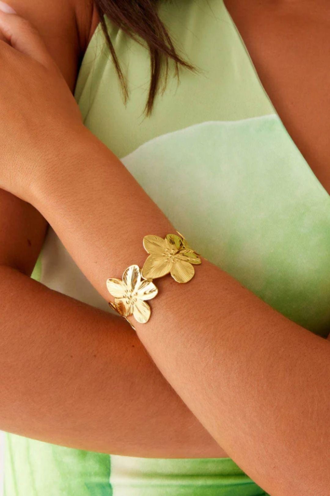 Lovely – Gold Flower Bracelet