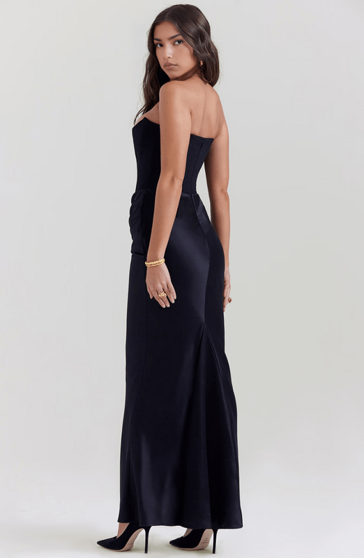 Clara – Elegant Slit Maxi Dress