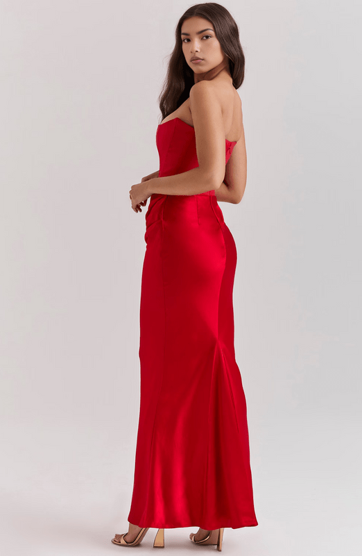 Clara – Elegant Slit Maxi Dress