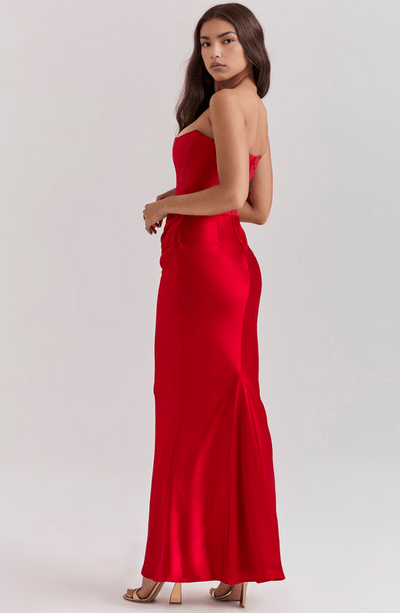 Clara – Elegant Slit Maxi Dress