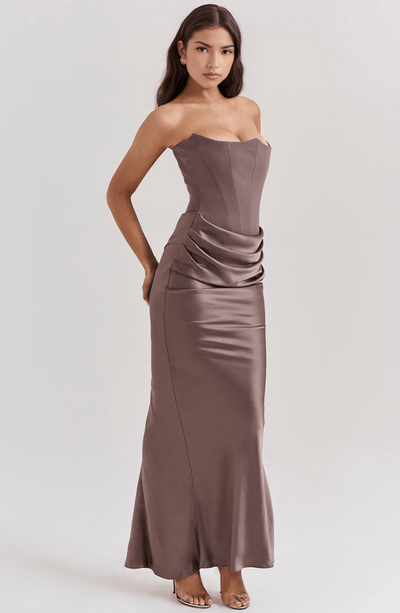 Clara – Elegant Slit Maxi Dress
