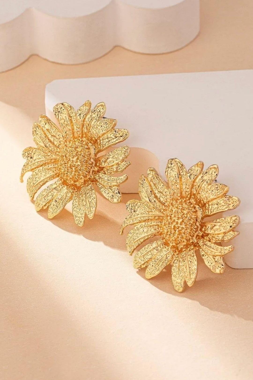 Maria – Vintage Gold Sunflower Drop Earrings