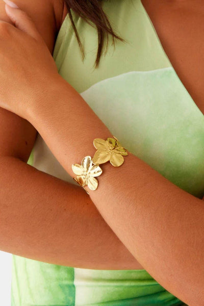 Nana – Gold Flower Bracelet