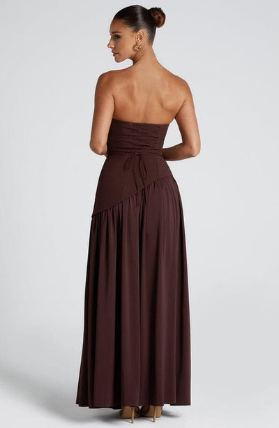 Nerina – Elegant Strapless Maxi Dress in Brown