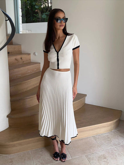 Selina – Minimalist Sweater Skirt Set | Chic Contrast Trim