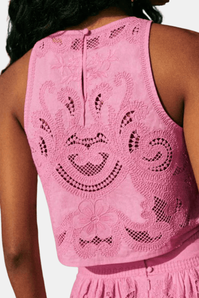 Talia – Sleeveless Hollow Lace Crop Top