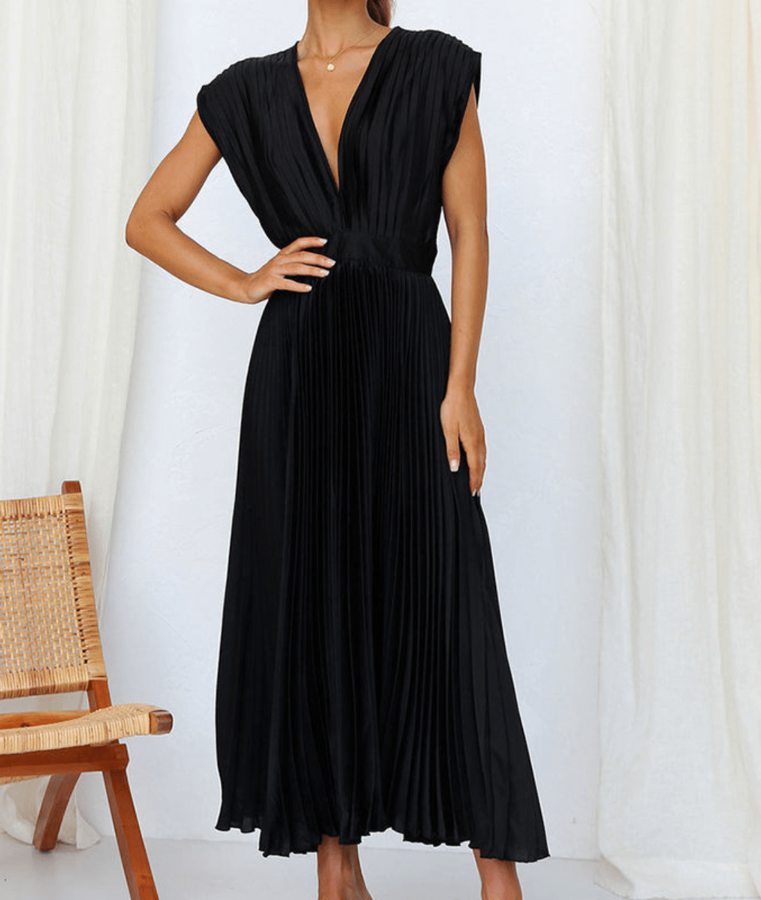 Zaffira – V-Neck Pleated Midi Dress