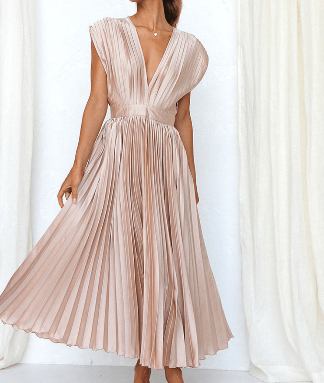 Zaffira – V-Neck Pleated Midi Dress