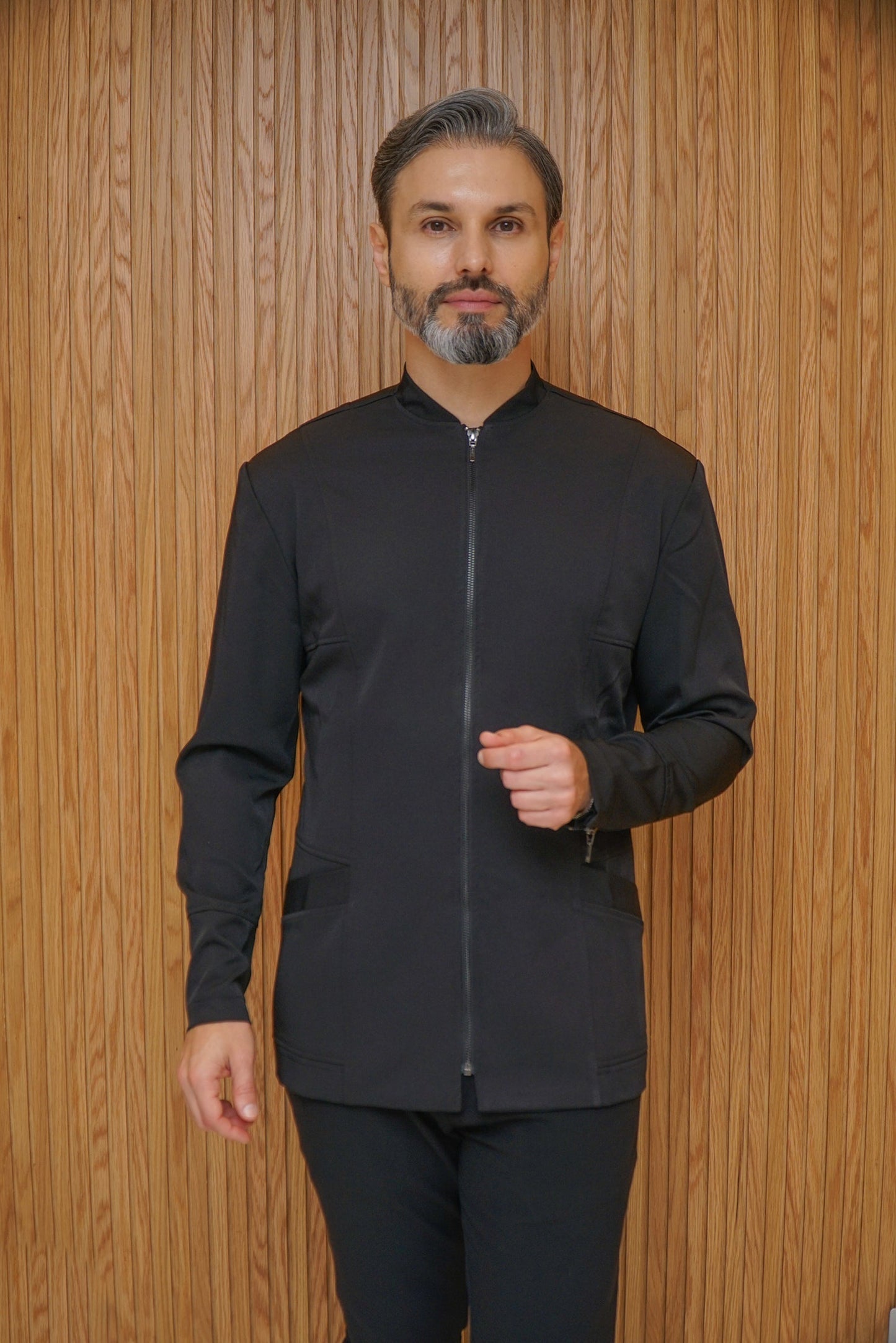 Minimalist Zip-Up Jacket | Sleek Design | Lightweight Comfort